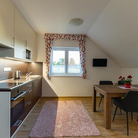 Apartmany Kohoutek A Slepicka V Novohradskych Horach Nove Hrady  Exterior photo