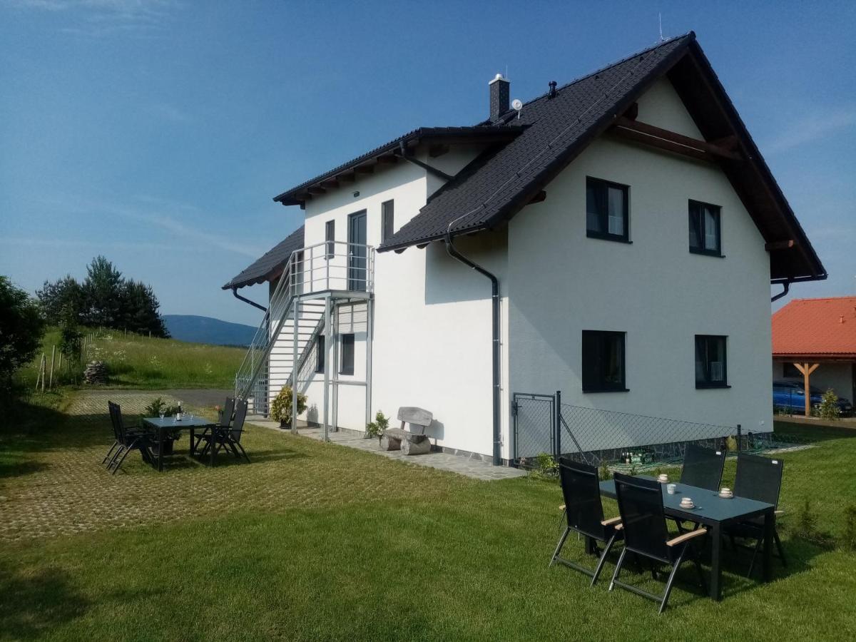 Apartmany Kohoutek A Slepicka V Novohradskych Horach Nove Hrady  Exterior photo