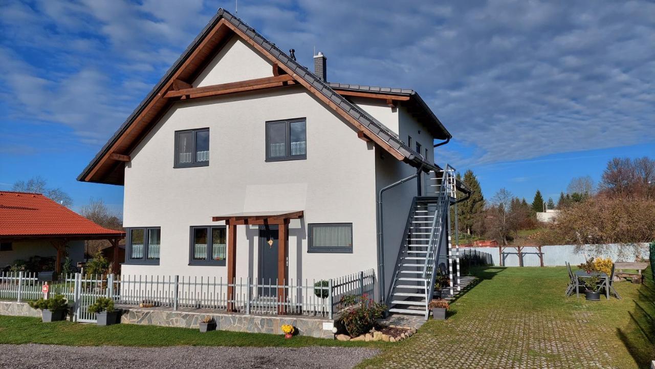 Apartmany Kohoutek A Slepicka V Novohradskych Horach Nove Hrady  Exterior photo