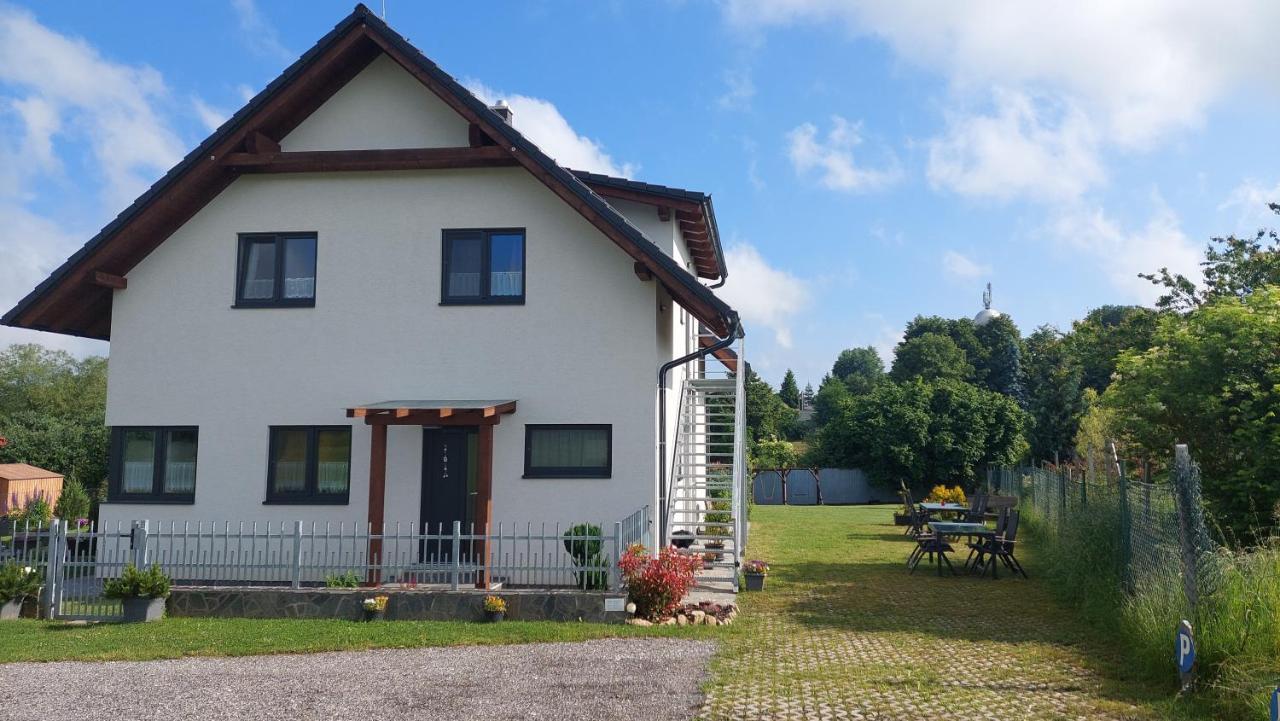 Apartmany Kohoutek A Slepicka V Novohradskych Horach Nove Hrady  Exterior photo