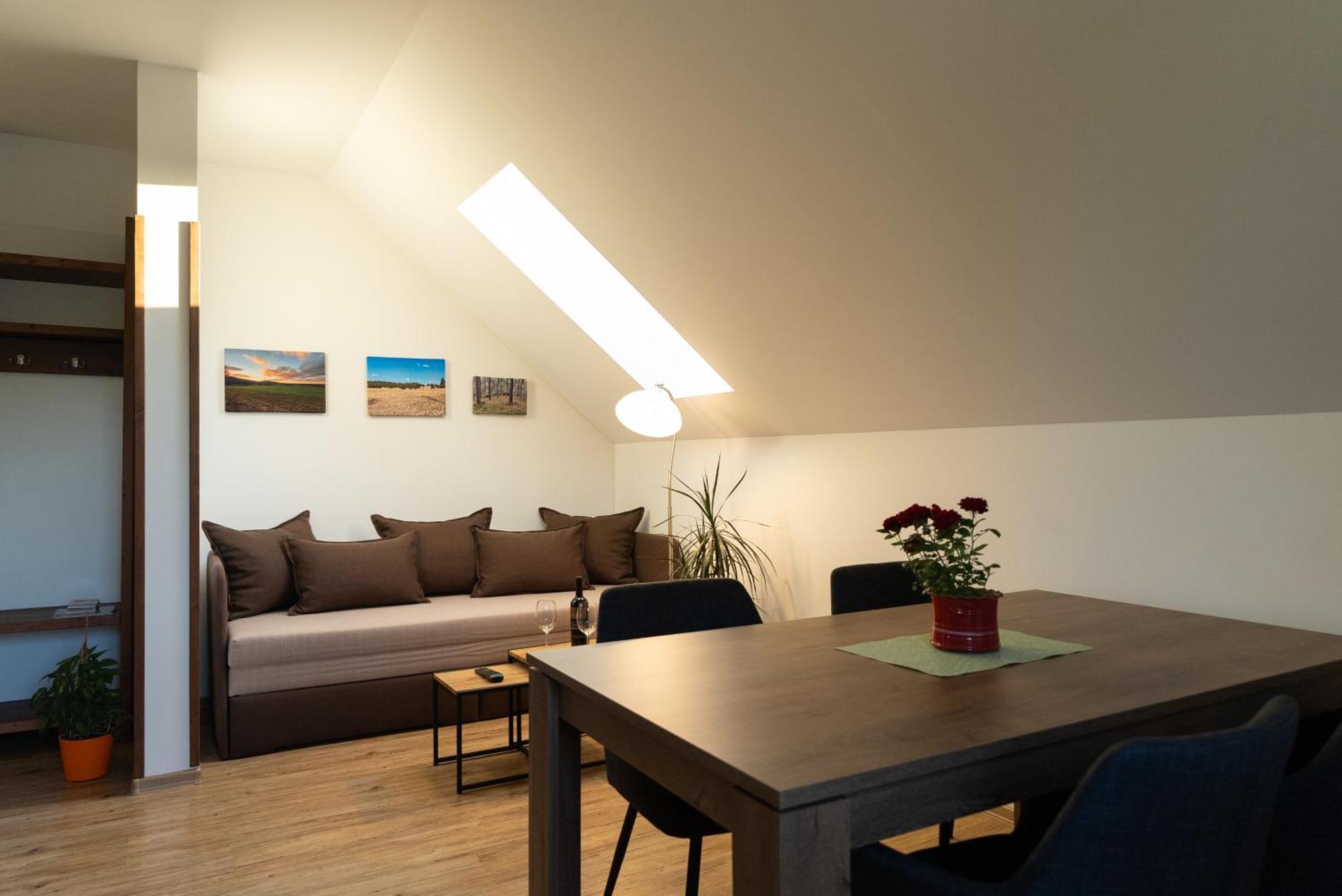 Apartmany Kohoutek A Slepicka V Novohradskych Horach Nove Hrady  Exterior photo