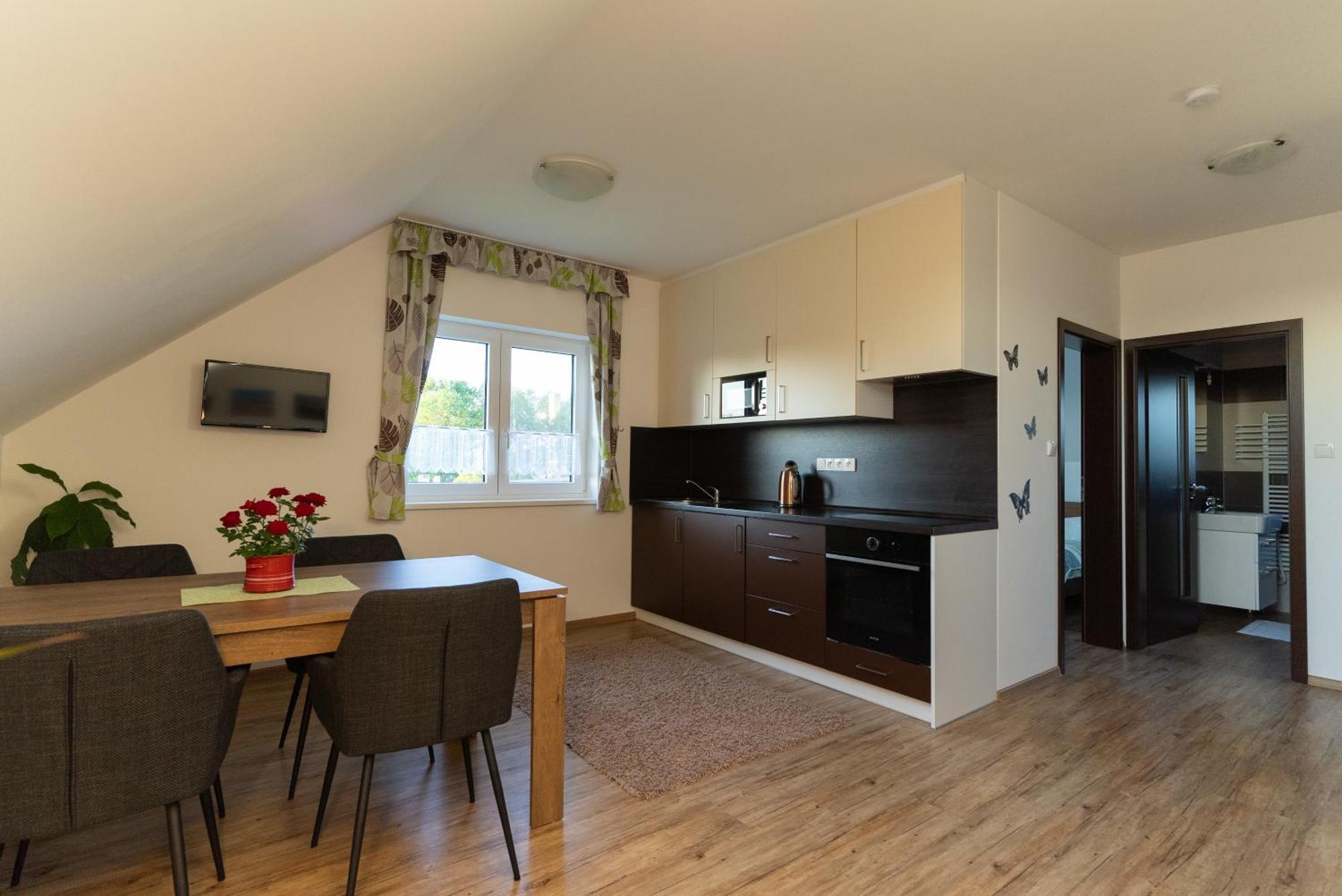 Apartmany Kohoutek A Slepicka V Novohradskych Horach Nove Hrady  Exterior photo